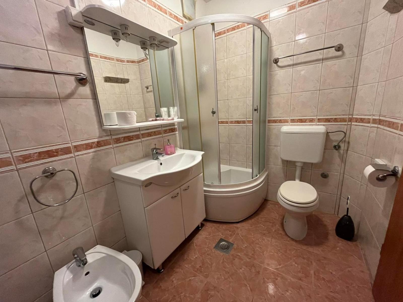 Family Apartments Suzi Rovinj Bagian luar foto