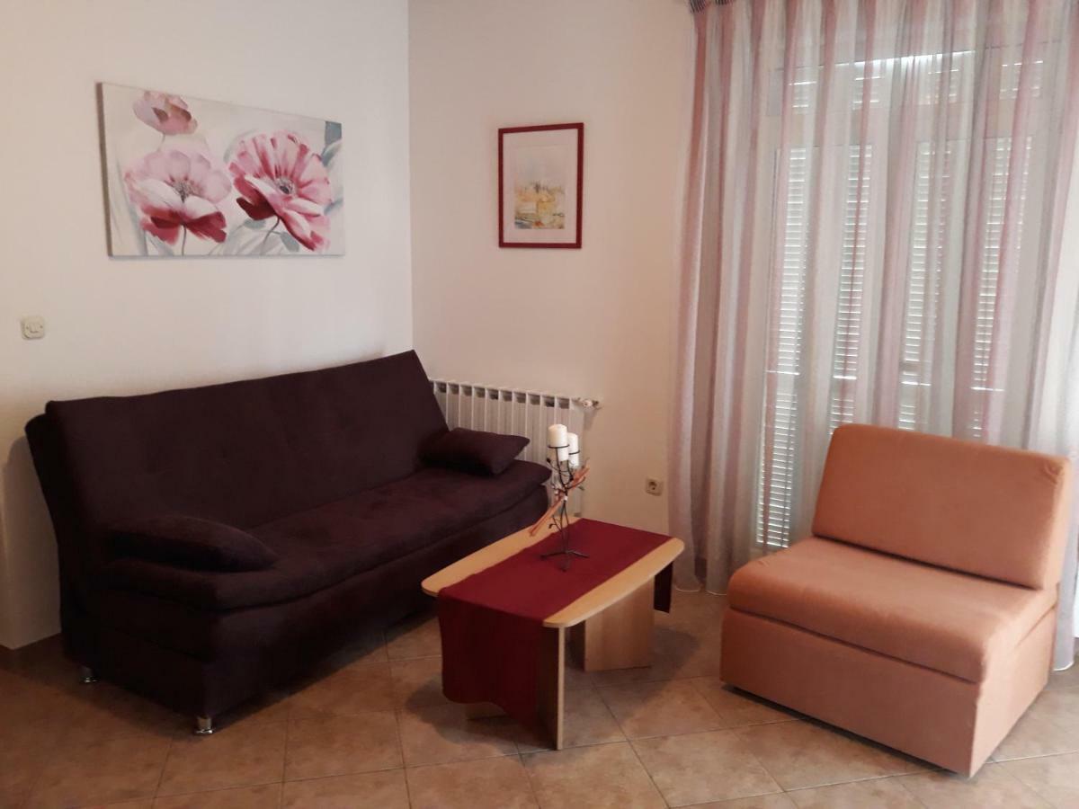 Family Apartments Suzi Rovinj Bagian luar foto